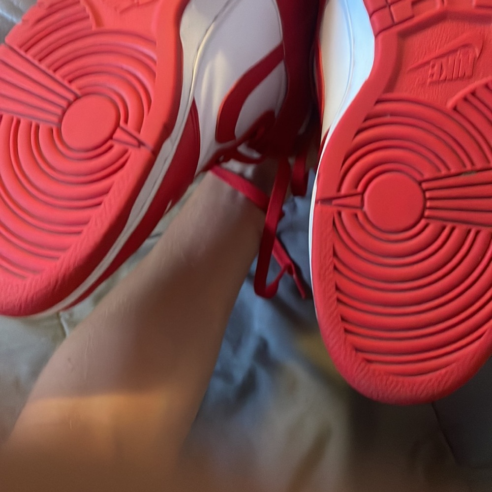 Nike dunks red - Picture 3 of 3
